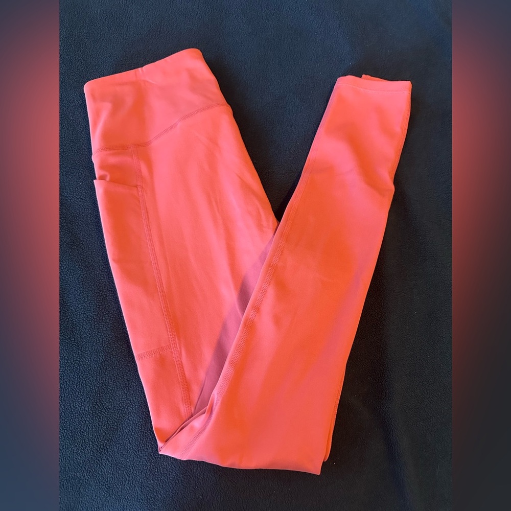 Girlfriend Collective Pocket Leggings in Chateau - Picture 2 of 3